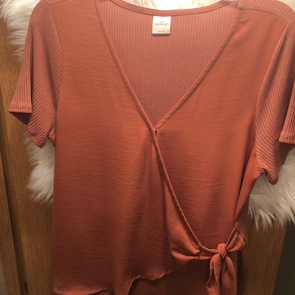 Kaileigh Tops - Rust color wrap front top ✨